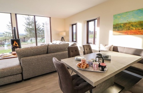 Witton Gilbert Cottage | HIGH CHURCH HILL, pet friendly, with hot tub in Witton Gilbert