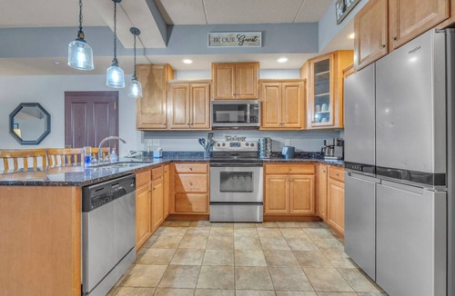 Wisconsin Dells Condo | High Tides - Sleeps 14 | Video Games | WaterPark