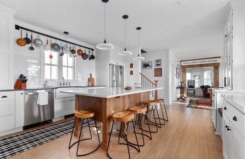 Van Dyne House | Highland Farmhouse – Countryside Retreat with Farm Charm