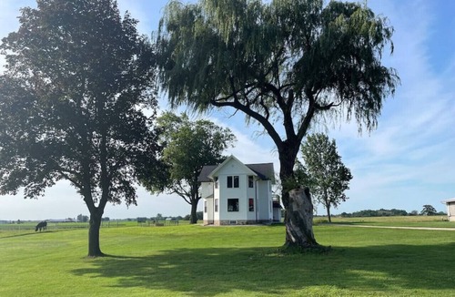 Van Dyne House | Highland Farmhouse – Countryside Retreat with Farm Charm