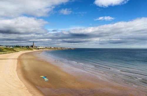 Whitley Bay Apartment | Hightide Seaside Apartment with Beach & Spanish City Views