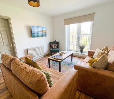 Whitley Bay Apartment | Hightide Seaside Apartment with Beach & Spanish City Views