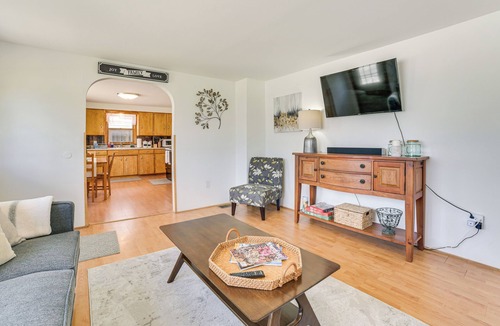 Cedar House | Hike, Ski & Ice Fish! Cozy Bungalow in Cedar
