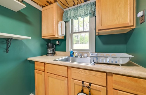 Carp Lake Cottage | Hike + Snow Play! Waterfront Paradise Lake Retreat