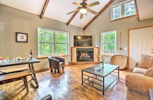 Zoe House | Hike & Zip-Line: Red River Gorge Cabin w/Hot Tub!