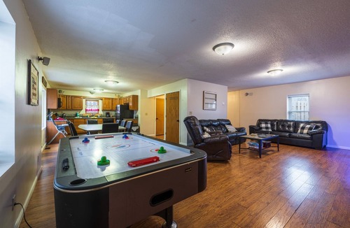Logan House | Hiker's Hideout (close to downtown Logan)