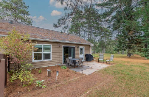 Minocqua House | Hill Hideaway Unit 2 - Pet-Friendly Lake Retreat