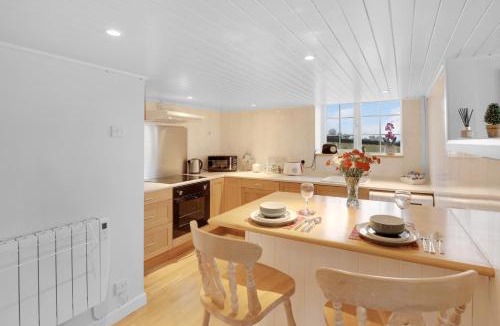 Henshaw House | Hill House Hideaway - North East Escapes