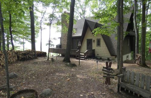 Bellaire House | Hillside Chalet at top of Schuss