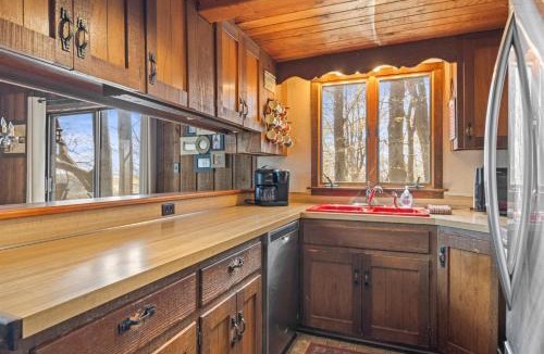 Bellaire House | Hillside Chalet at top of Schuss