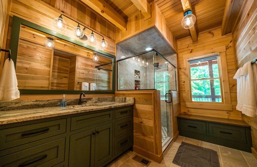 Logan Cabin | Hillside Hideaway - Cabin on 6 acres
