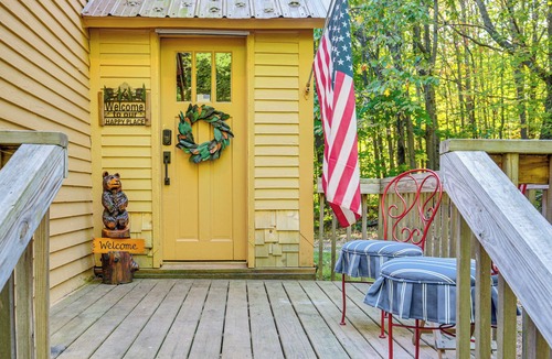 Wakefield Cottage | Hillside Home on 4 Wooded Acres by Sunday Lake