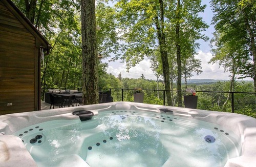 New Marlborough House | Hilltop Escape with Views & Hot Tub