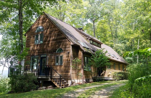 New Marlborough House | Hilltop Escape with Views & Hot Tub