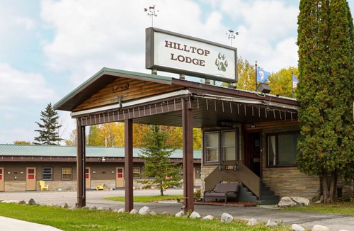 International Falls Cabin | Hilltop Lodge - Maple -Queen Cabin