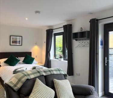 Oban Apartment | Hillview Cabin