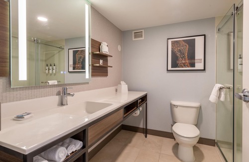 Auburn Hotel | Hilton Garden Inn Auburn Lewiston Riverwatch