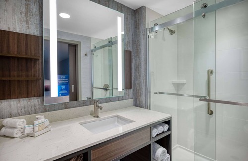 Orient Heights Hotel | Hilton Garden Inn Boston Logan Airport