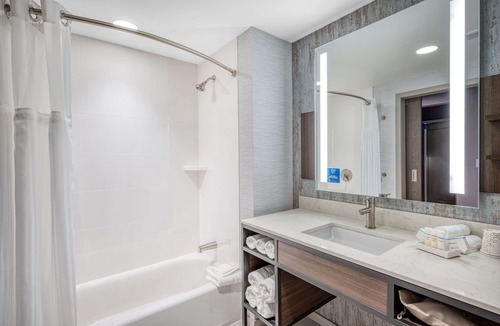 Orient Heights Hotel | Hilton Garden Inn Boston Logan Airport