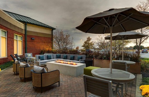 West Newton Hotel | Hilton Garden Inn Indianapolis Airport