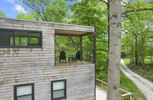 Logan Apartment | Hiltop Haven The Double Stack