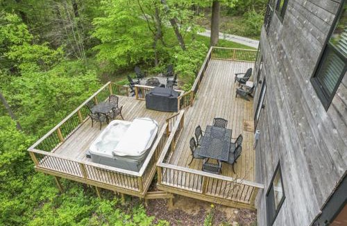 Logan Apartment | Hiltop Haven The Double Stack
