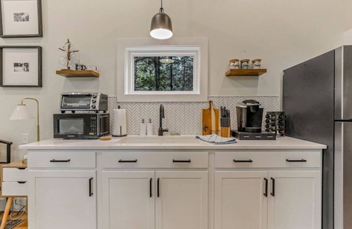 Logan Cabin | Hiltop Haven: The Nook