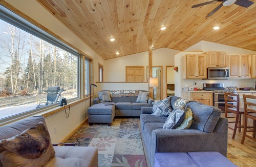 Hines Cabin | Hines Vacation Rental w/Grill: Walk to Lake!