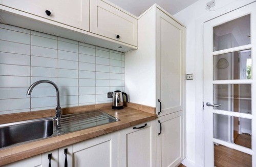 Old Town Apartment | Historic 2BR Flat on the Royal Mile - Old Town Gem