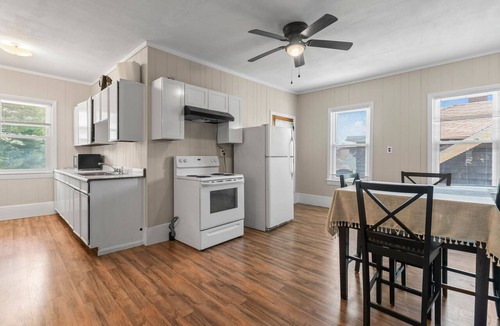 Lewiston Apartment | Historic 4BR in Downtown | Near Bates College