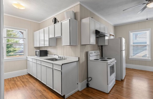 Lewiston Apartment | Historic 4BR in Downtown | Near Bates College
