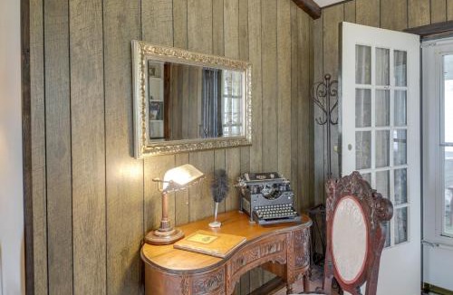 Alexandria House | Historic Alexandria Home w/Private Yard!