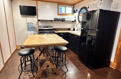 Olivia House | Historic and Unique 1 bed, 1 bath. Sleeps 5!