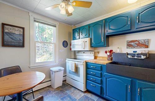 Boothbay Harbor House | Historic Boothbay Harbor cottage with antique decor, washer/dryer & deck
