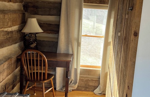 Pearisburg Cabin | Historic Cabin in the Blue Ridge Mountains