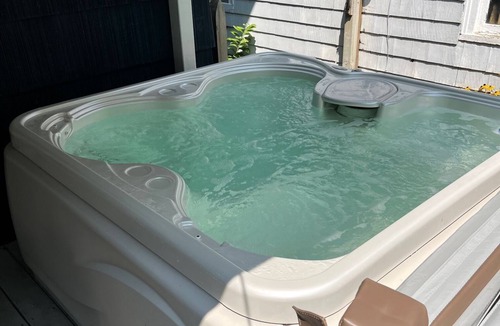Sandusky House | Historic Home in Downtown - 11 Guests/7 Beds - Hot Tub - 30 day minimum rental