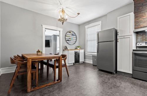 St. Charles Apartment | Historic Main St. Customs House Upstairs Apartment