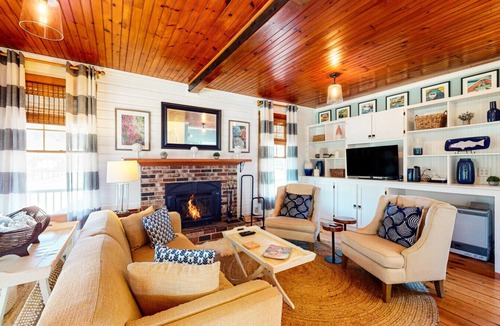 Ocean Point House | Historic Maine Cottage with Wrap-Around Porch & Ocean Views
