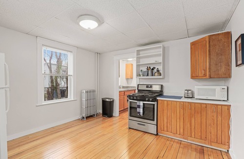 Salem Apartment | Historic Salem Retreat. Near Waterfront + Downtown