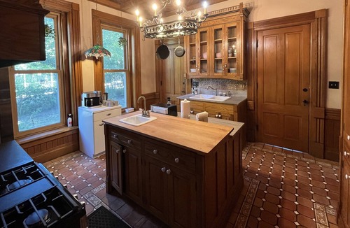 Erie House | Historic Streuber Mansion.