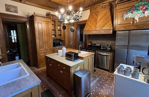 Erie House | Historic Streuber Mansion.
