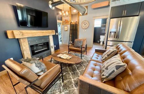 Nelson Apartment | Historical Boiler Maker Turns Vacation Destination