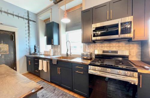 Nelson Apartment | Historical Boiler Maker Turns Vacation Destination