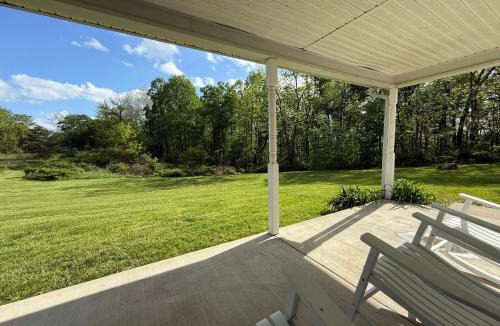 New Plymouth House | Hocking Hills Cabin 2 Bed - 2 Bath Hot Tub
