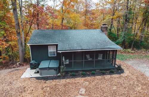 Logan Cabin | Hocking Hollows, cabin on 22 acres