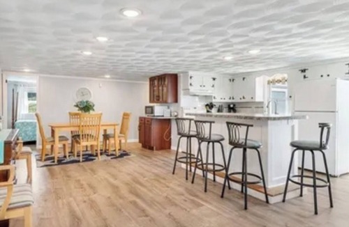 Matunuck House | Holden' at the Beach - Perfect 3-bedroom house in Matunuck for your getaway