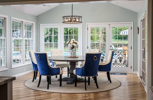 Midway House | HOLIDAY HOUSE - Kentucky Bluegrass Home on Champion Thoroughbred Farm