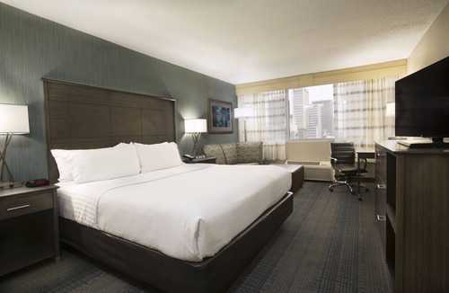 Downtown Columbus Hotel | Holiday Inn Columbus Dwtn-Capitol Square by IHG