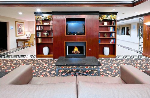 Greenwood Hotel | Holiday Inn Express Hotel & Suites Greenwood