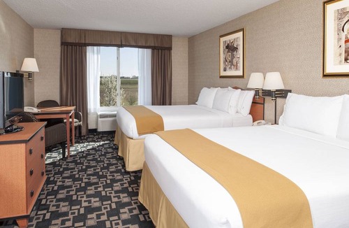 Greenwood Hotel | Holiday Inn Express Hotel & Suites Greenwood